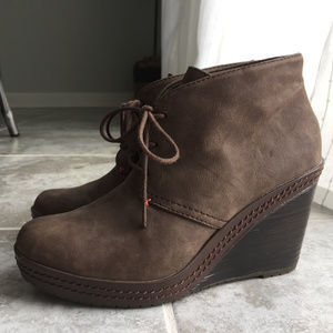 Dr. Scholl's Bethany Wedge Bootie in Taupe 8M